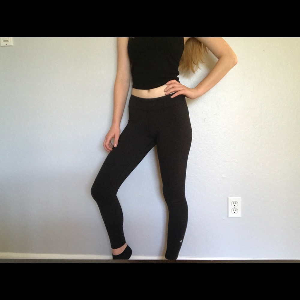 Black yoga pants